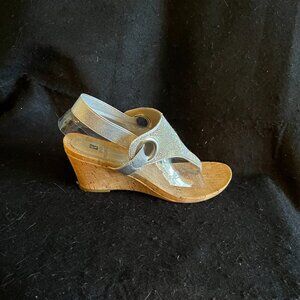 White Mountain ‘Sparkly’ Thong Wedge Sandals Size 9M